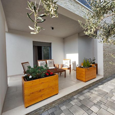 Olives Garden Apartment Trogir Exterior foto